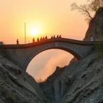 Необычный мост спас жителей от схода оползня после внезапных сильных дождей